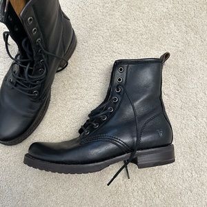 *EUC* Frye Veronica combat boots